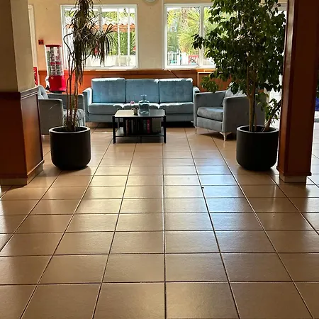 & Restaurant Le Mejean - Parc Des Expositions Hotell Lattes